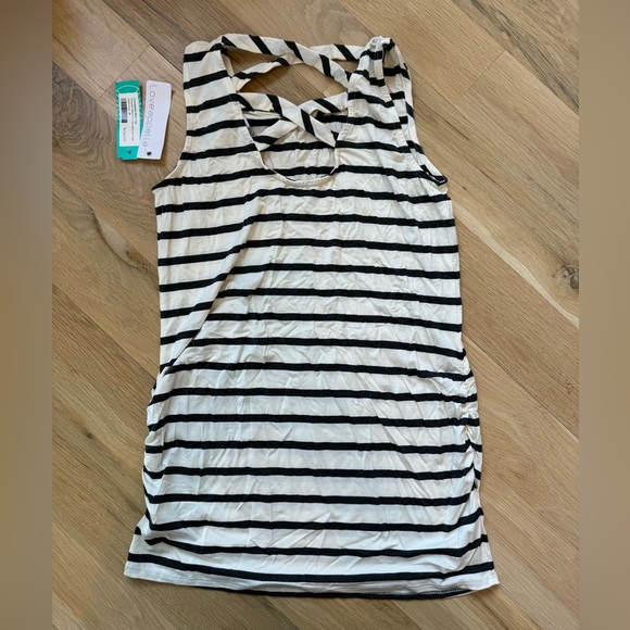 Loveappella • Cheyene Maternity Crossback Knit Tank • Grey & White • Medium - Picture 4 of 5
